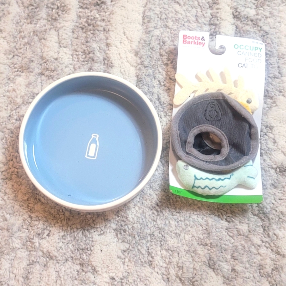 2 pcs cat bundle, bowl and toy